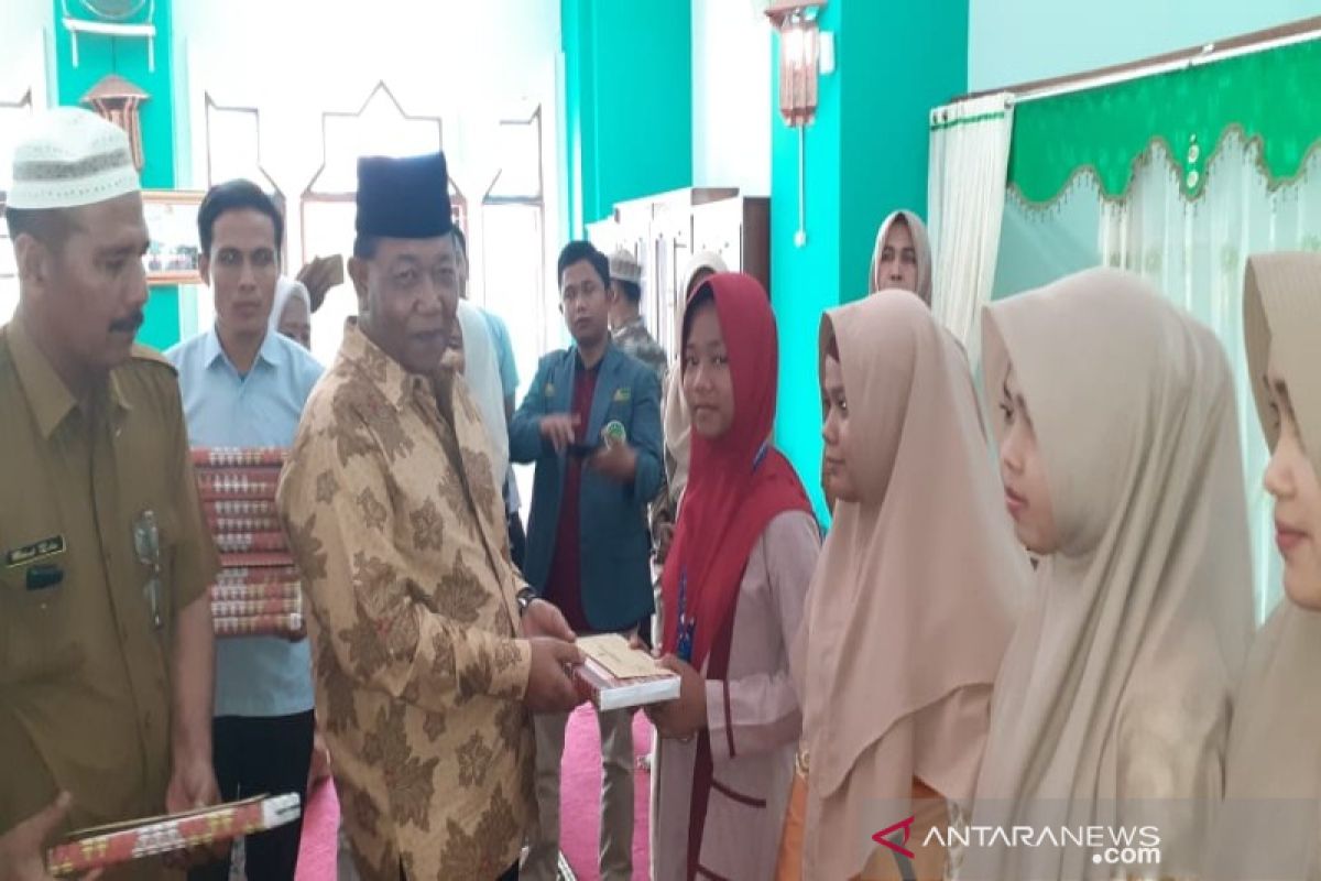 Raih juara tingkat nasional, kontingen nasyid Madina disambut Bupati