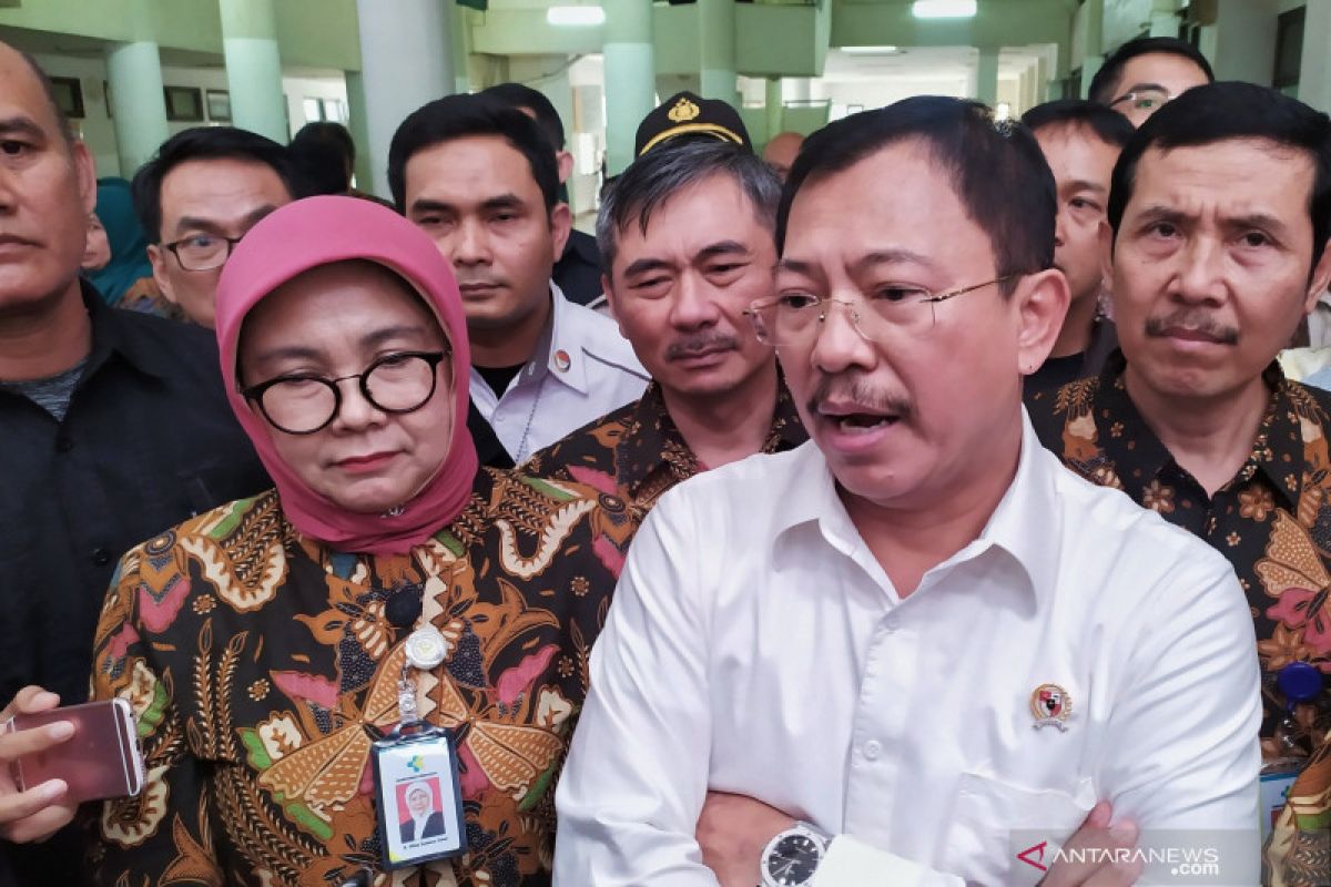 Minister reviews Bandung's health facilities before year-end holidays
