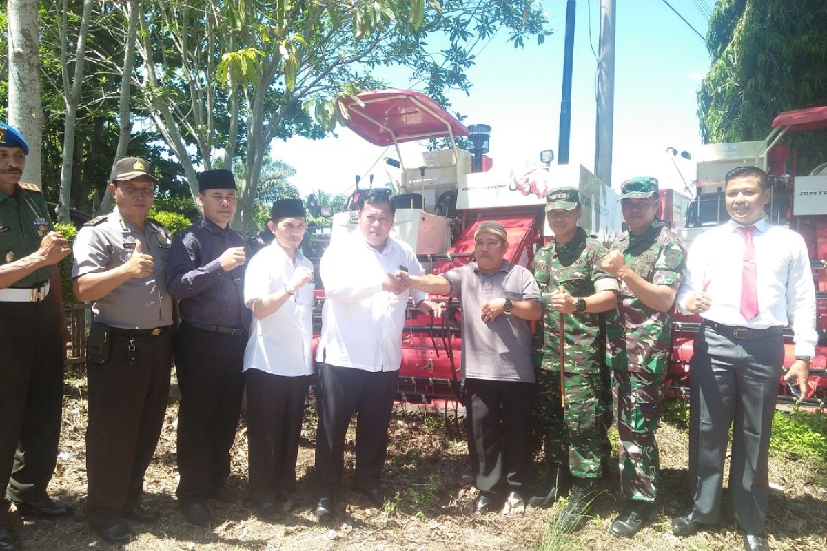 Pemkab Mukomuko mulai bagikan alsintan kepada petani