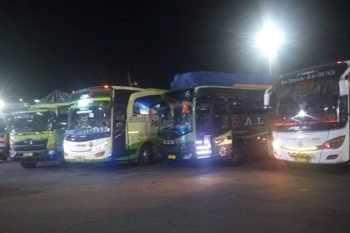 Bus tujuan Bakauheni Lampung mulai padati dermaga Pelabuhan Merak