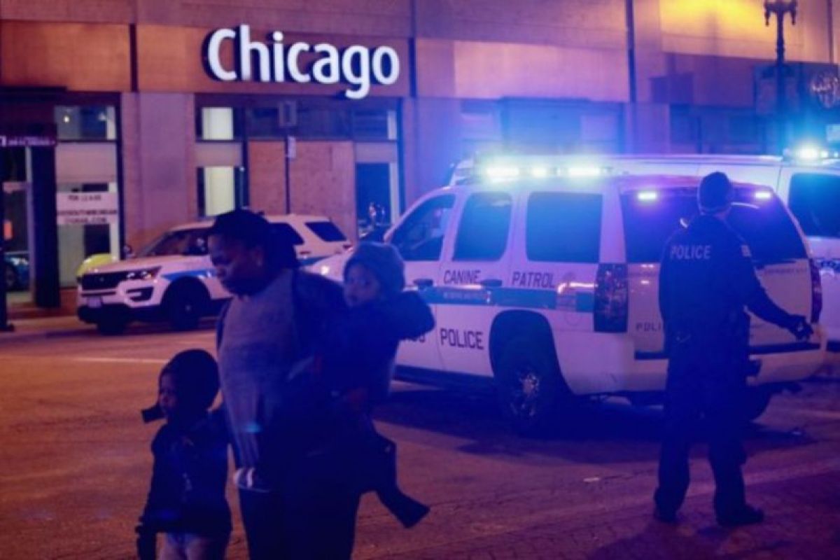 13 terluka dalam acara penghormatan korban penembakan Chicago