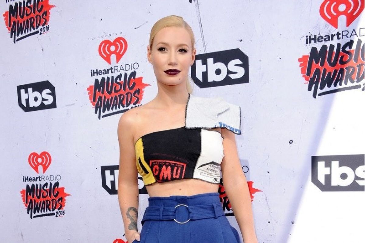 Iggy Azalea habiskan hari-hari terakhirnya dengan bersantai dan berjemur di Bali