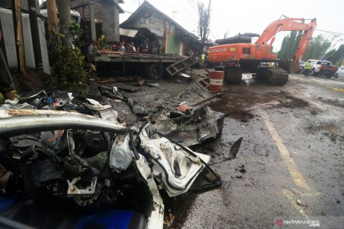 Kapolda Jatim jadwalkan tinjau lokasi kecelakaan beruntun di Pasuruan