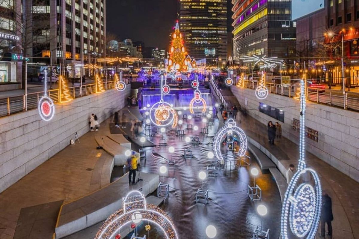 Kemeriahan jelang hari Natal di Seoul