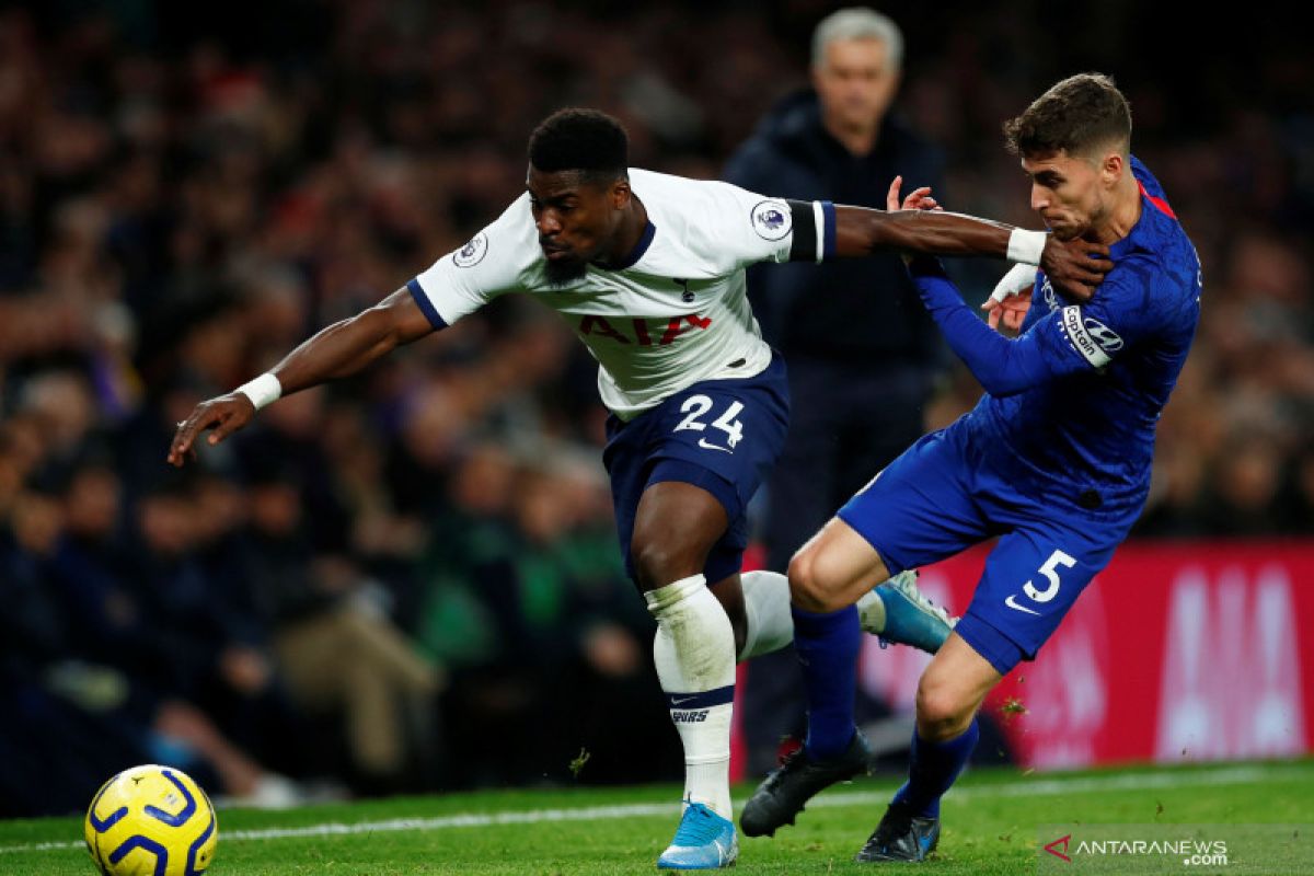 Saudara pemain belakang Tottenham Aurier tewas ditembak di Prancis