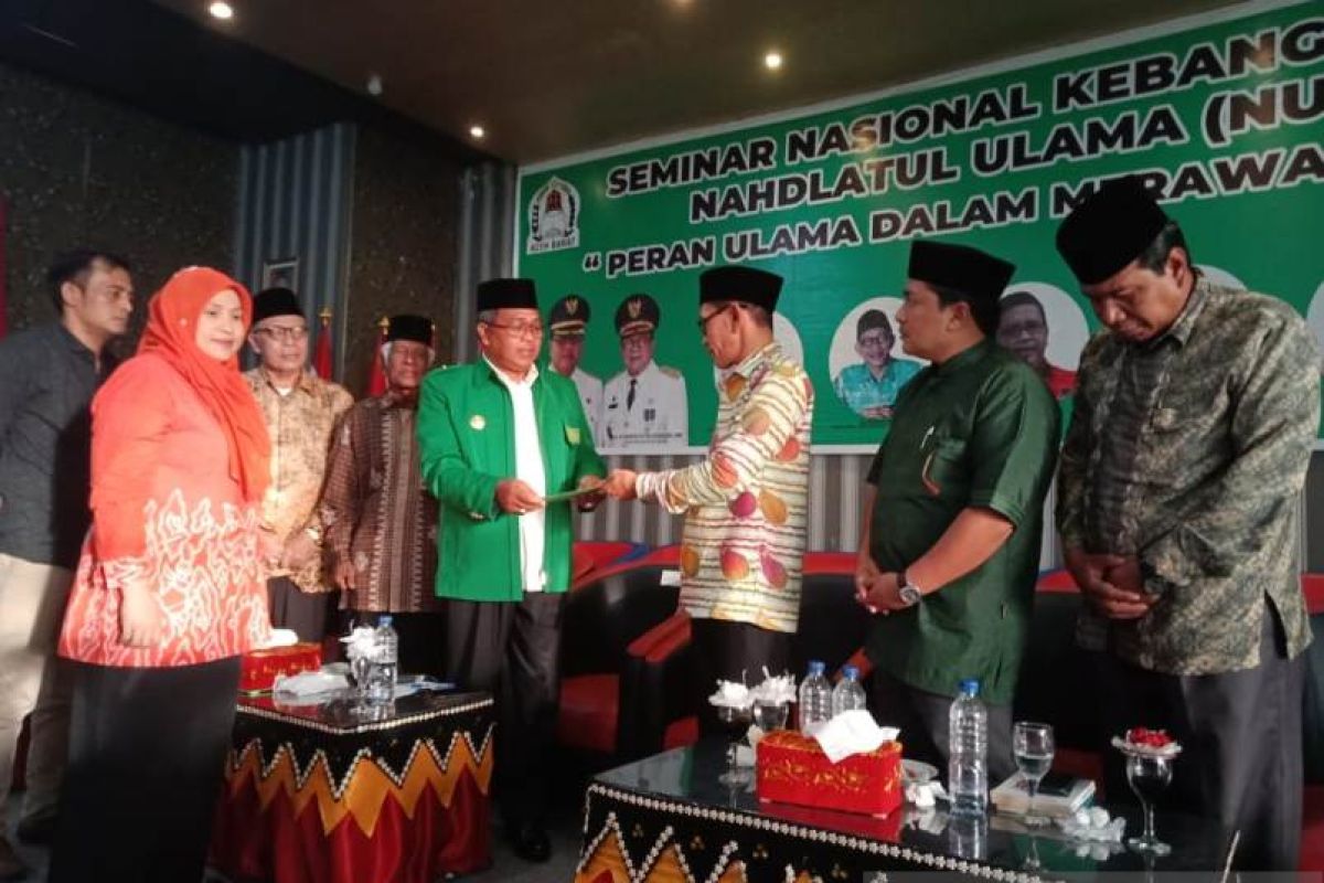 Bupati Aceh Barat menyerahkan rekomendasi ulama rawat NKRI ke Presiden