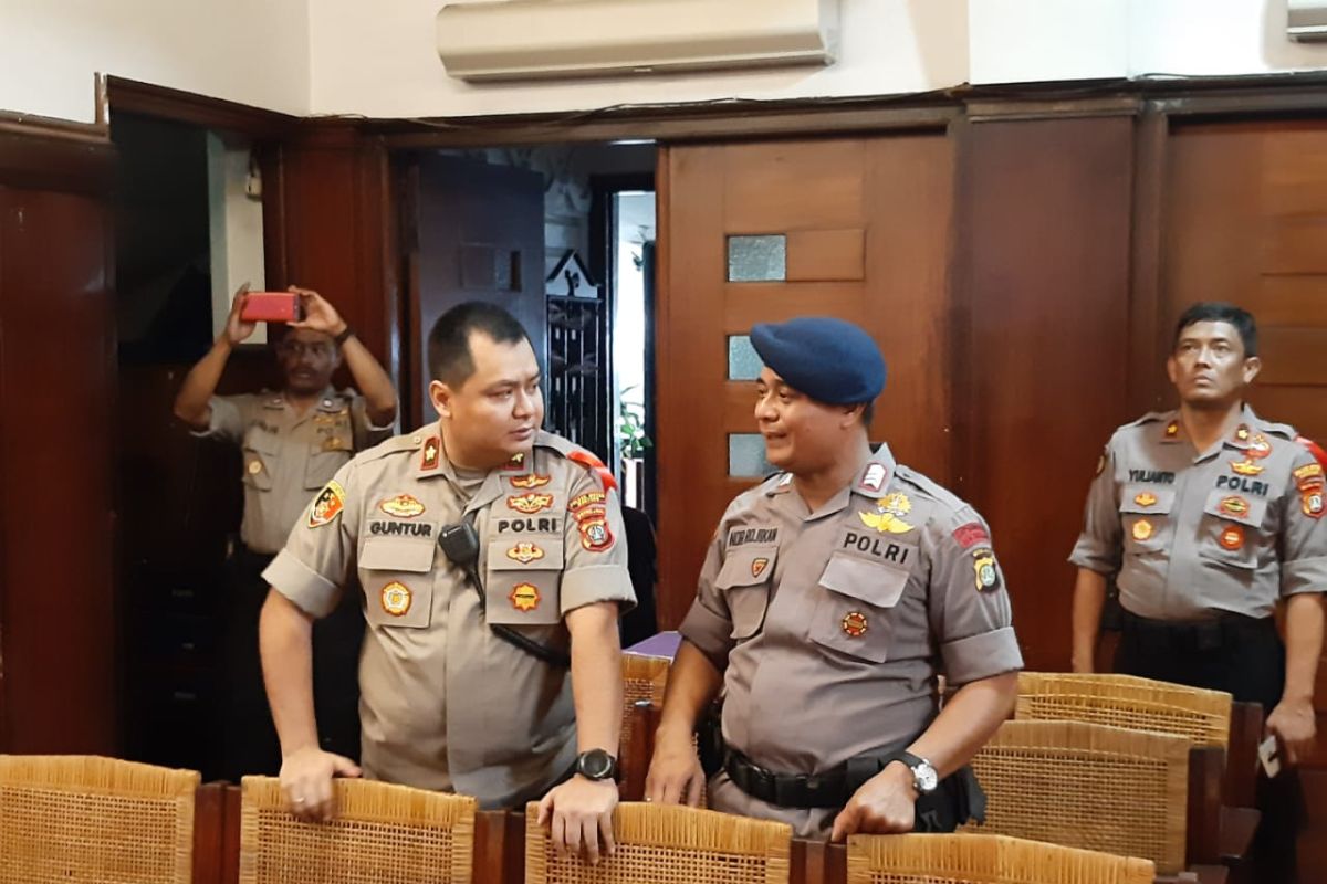 Kepolisian lakukan sterilisasi gereja di Jakarta Pusat