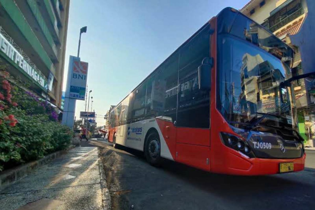 Transjakarta gratiskan tarif untuk jemaat Gereja Katedral