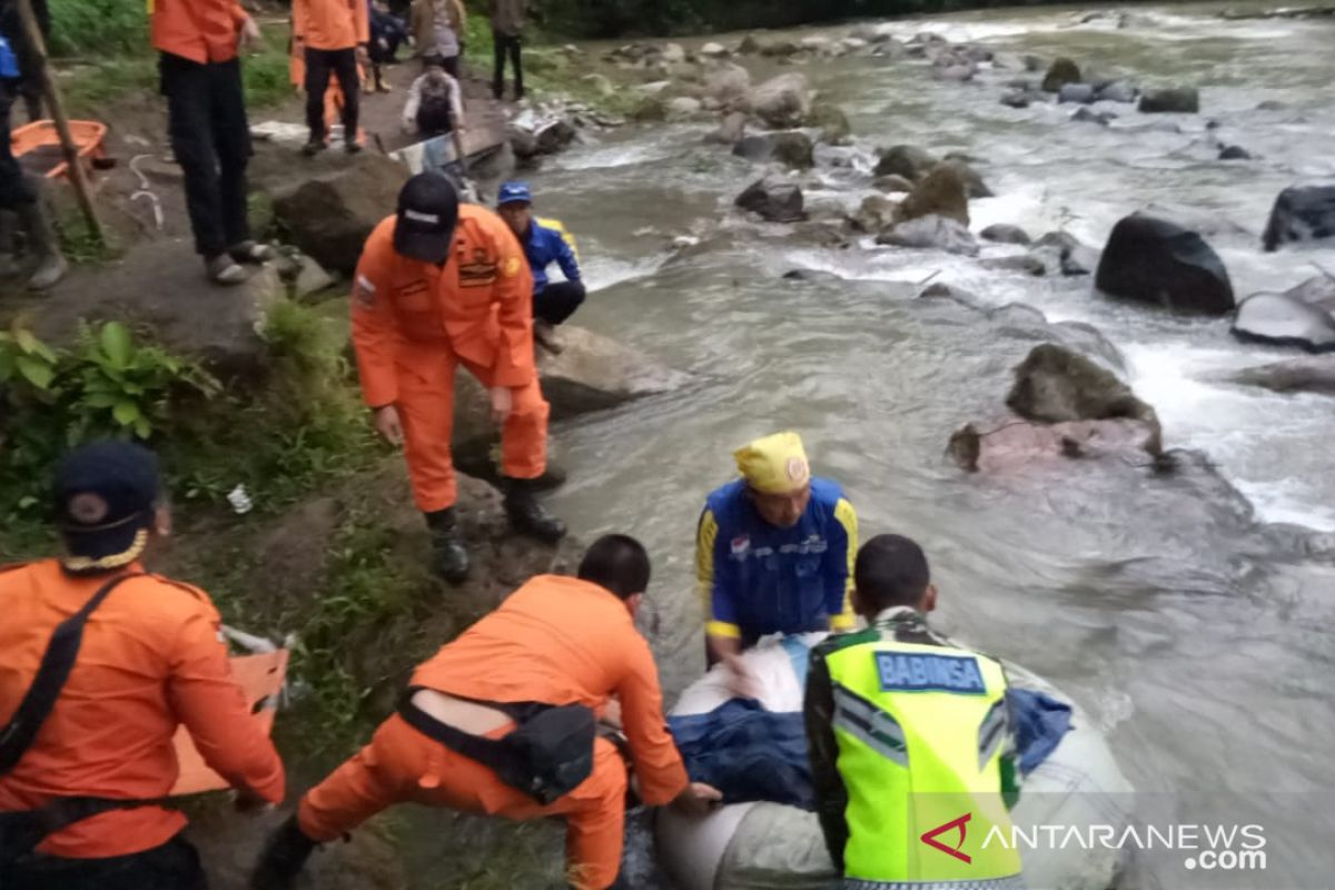 Mobil Bus kecelakaan di Liku Lematang Pagaralam