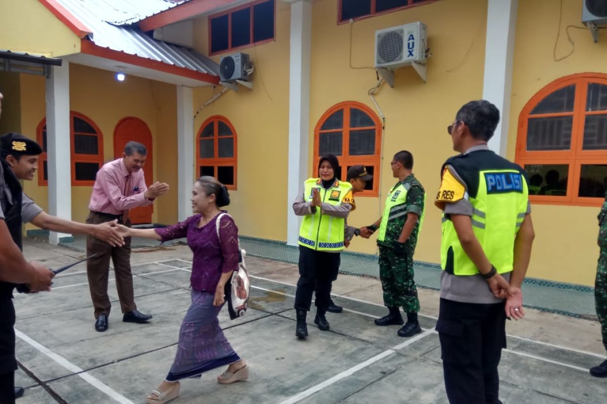 Kapolres, Dandim dan personil gabungan pantau gereja di Metro