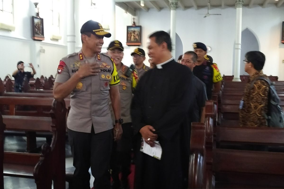 Kapolda Jabar tinjau pengamanan Gereja Katedral Bogor