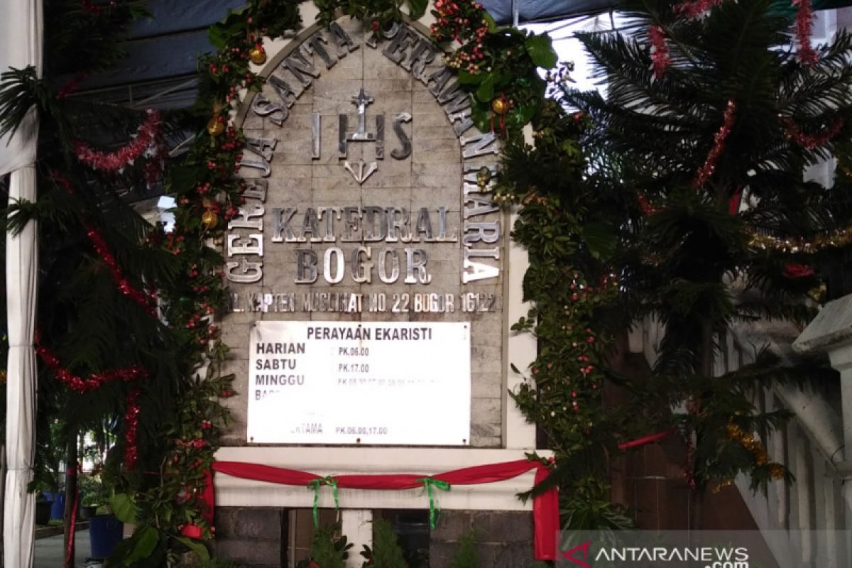 Gereja Katedral Kota Bogor tampilkan tema Natal "sahabat bersama"