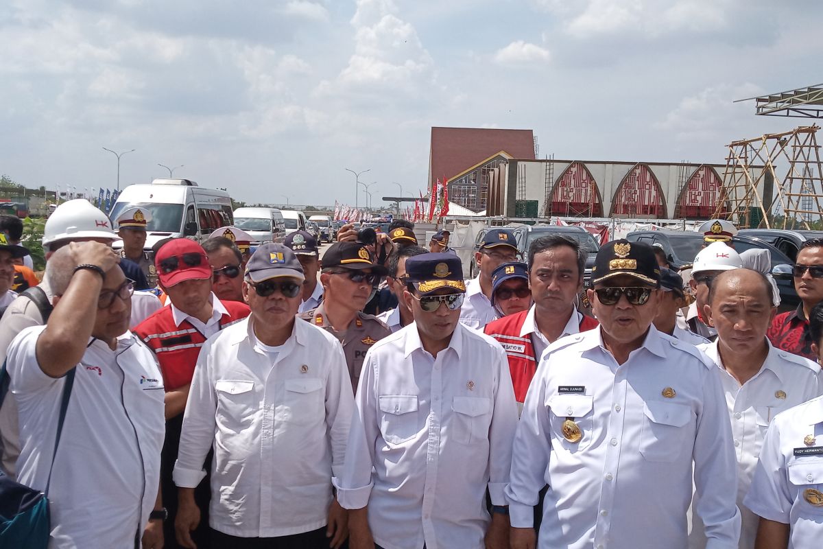 Menteri PUPR dan Menhub tinjau tol Lampung