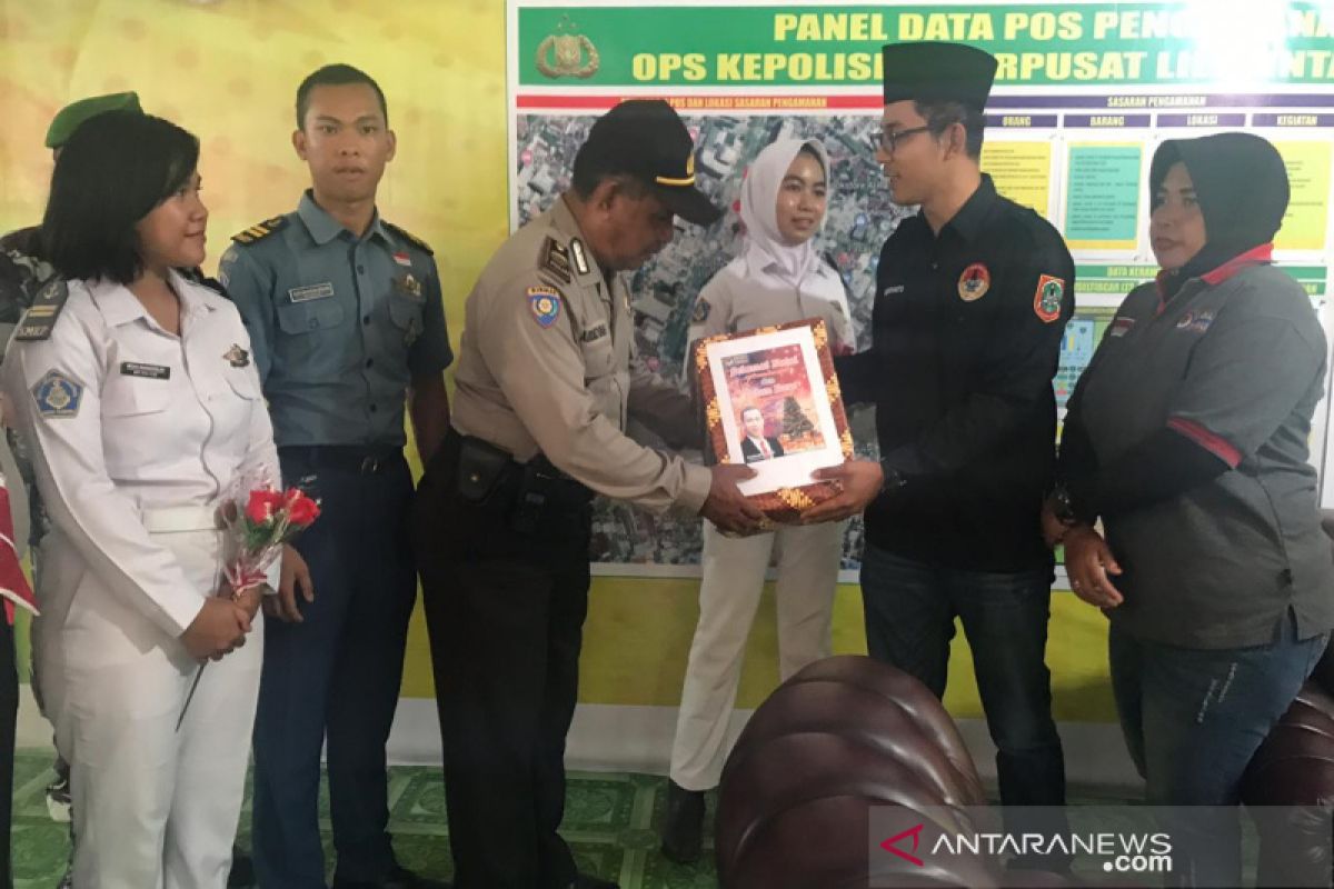 Komunitas Kalsel Peduli Sambangi Pos Pengamanan Natal Dan Tahun Baru