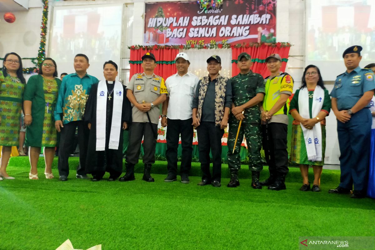 Kapolda-Danrem pantau pengamanan gereja di Sulteng