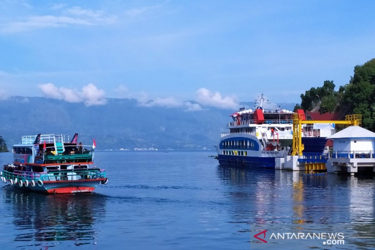 PT ASDP tambah jadwal penyeberangan Danau Toba