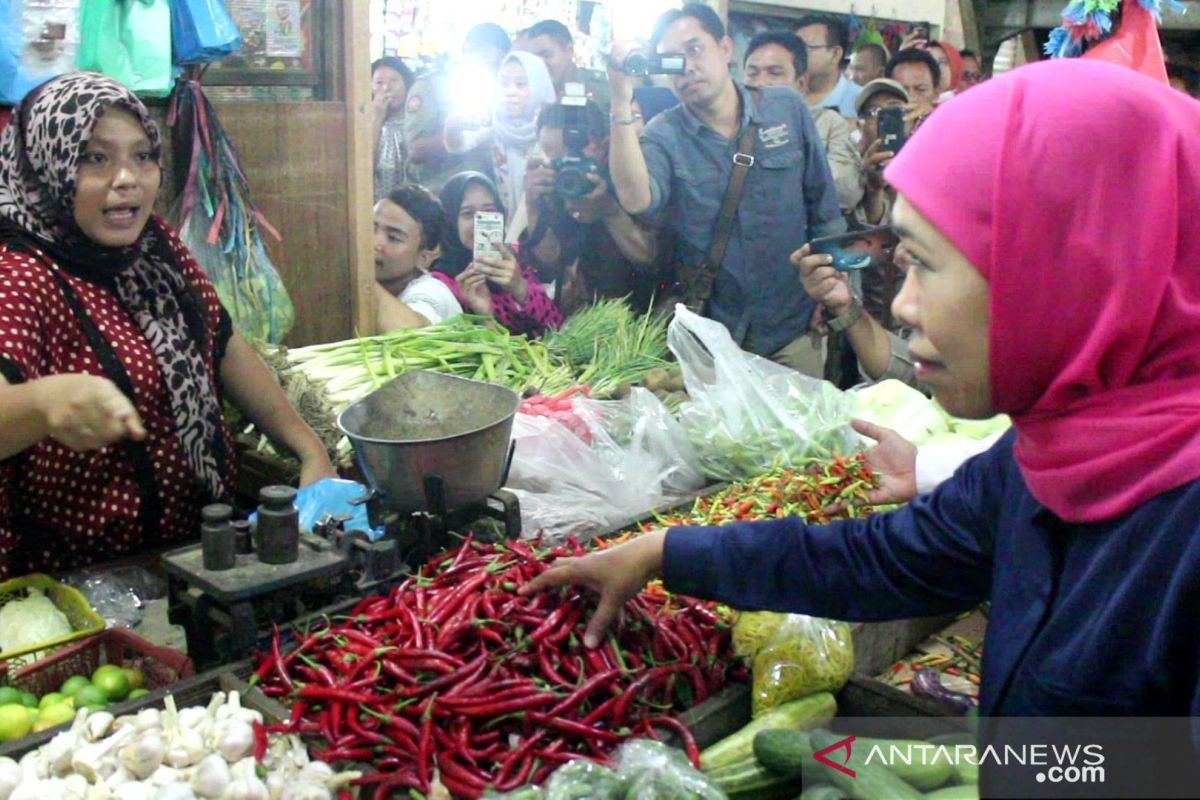 Khofifah: Kenaikan harga sejumlah bahan pokok dalam batas wajar