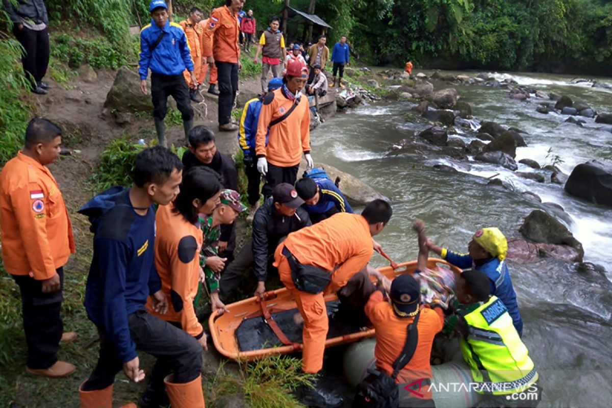 Pencarian korban kecelakaan maut Bus Sriwijaya dihentikan sementara