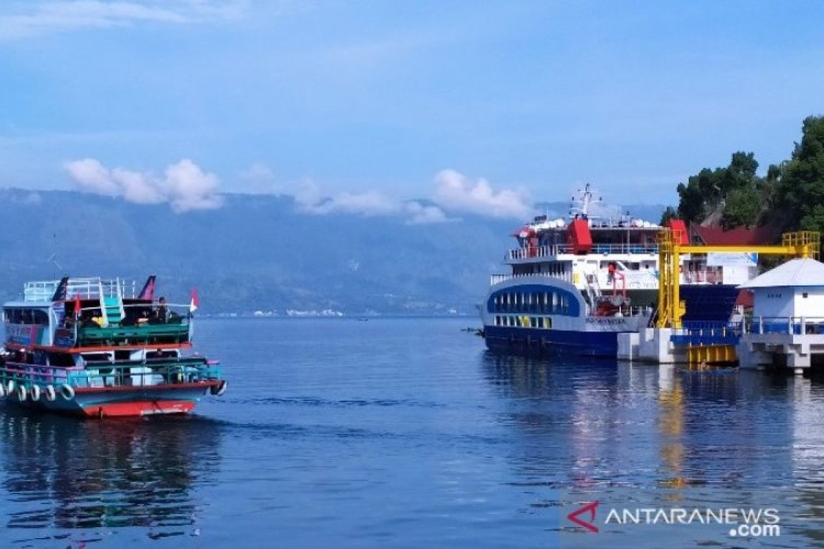 ASDP menambah jadwal penyeberangan Danau Toba