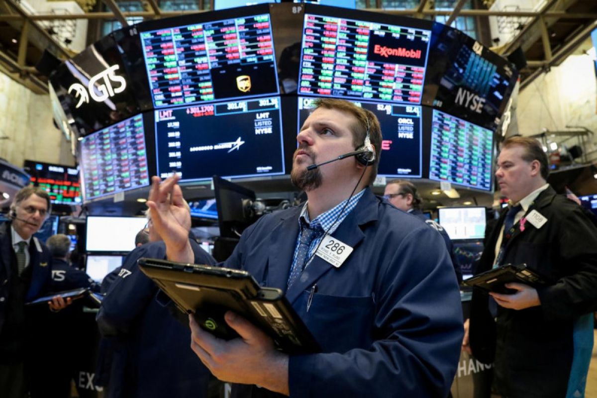 Saham Wall Street ditutup meningkat karena data ekonomi