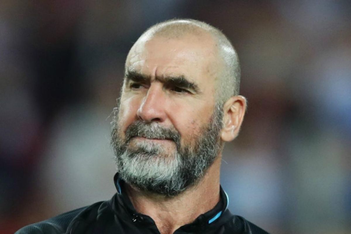 Cantona ejek permainan Manchester United bagai orang tua berhubungan badan