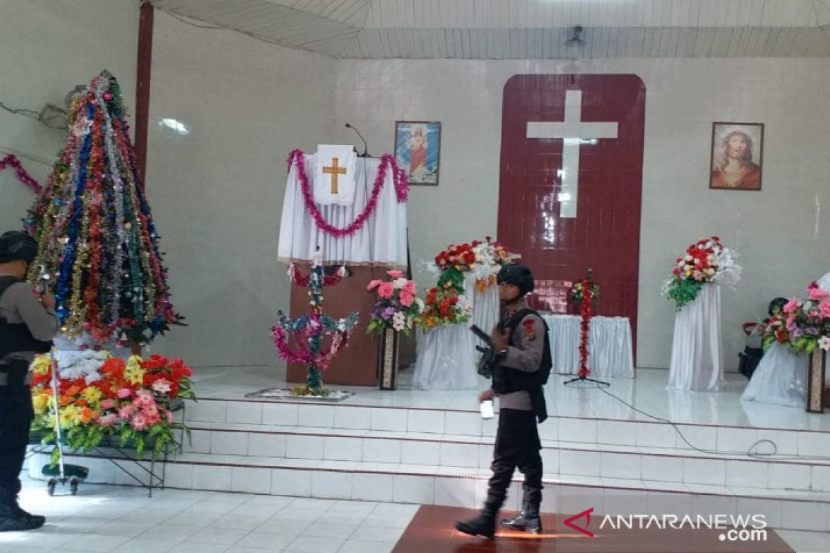 Brimob Kompi 3B sterilisasi gereja di Tanjungbalai