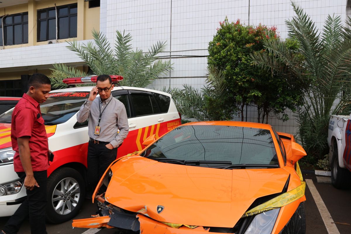 Pengemudi Lamborghini todongkan senjata api siswa SMA, modus hindari pajak