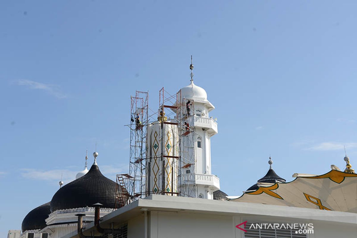 Perawatan payung Masjid Raya Baiturrahman