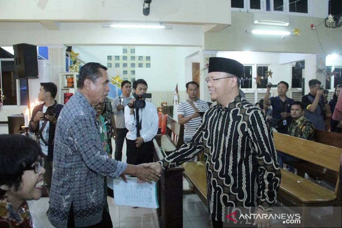 Kunjungi gereja di Bengkulu, Gubernur dan Kapolda serukan pesan damai