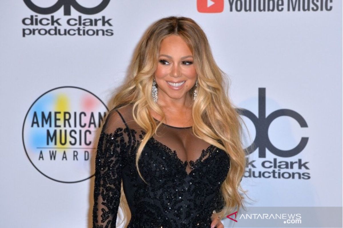 Lagu Natal Mariah Carey puncaki Billboard Hot 100, Post Malone kedua