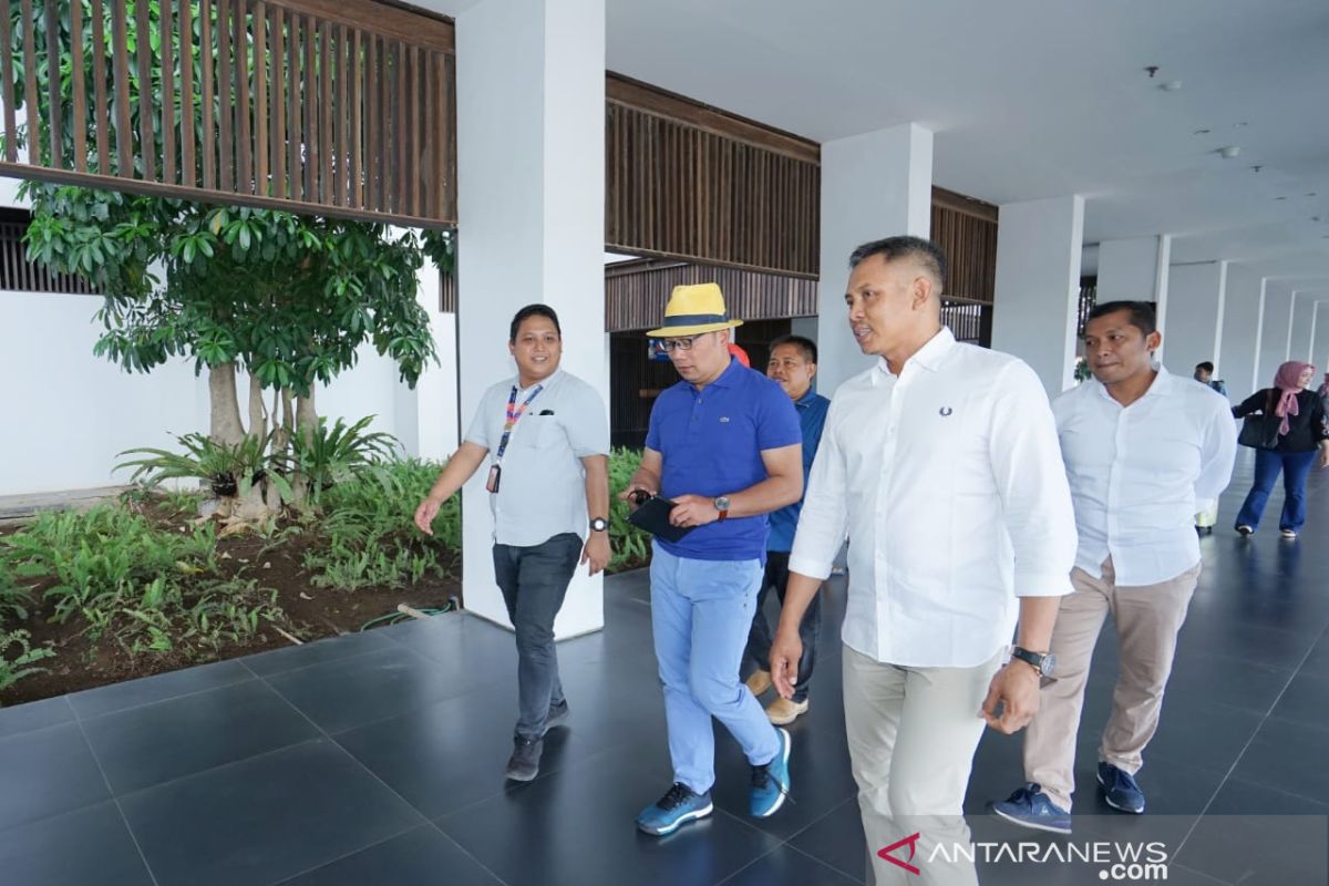 Ridwan Kamil dan keluarga berlibur akhir tahun ke Banyuwangi