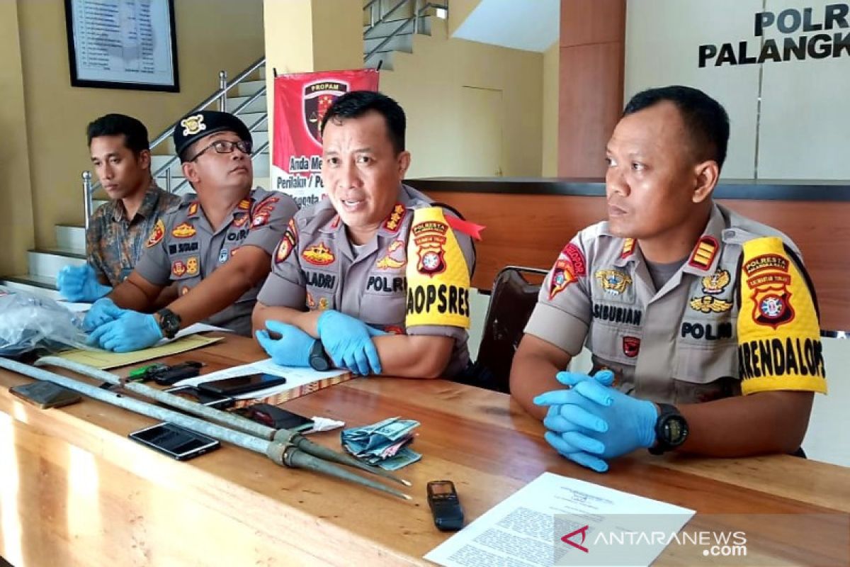 Polisi tembak mati pria tanpa identitas di Palangka Raya