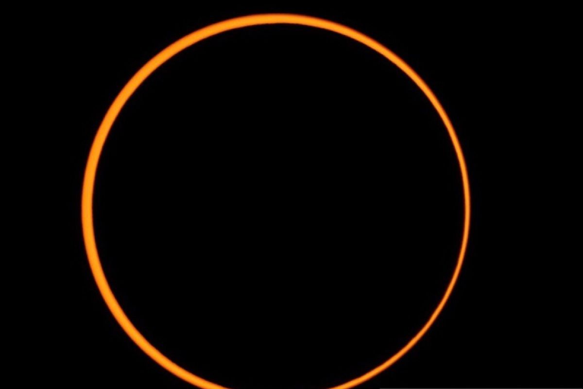 Gerhana matahari cincin terlihat sempurna  di Simeulue