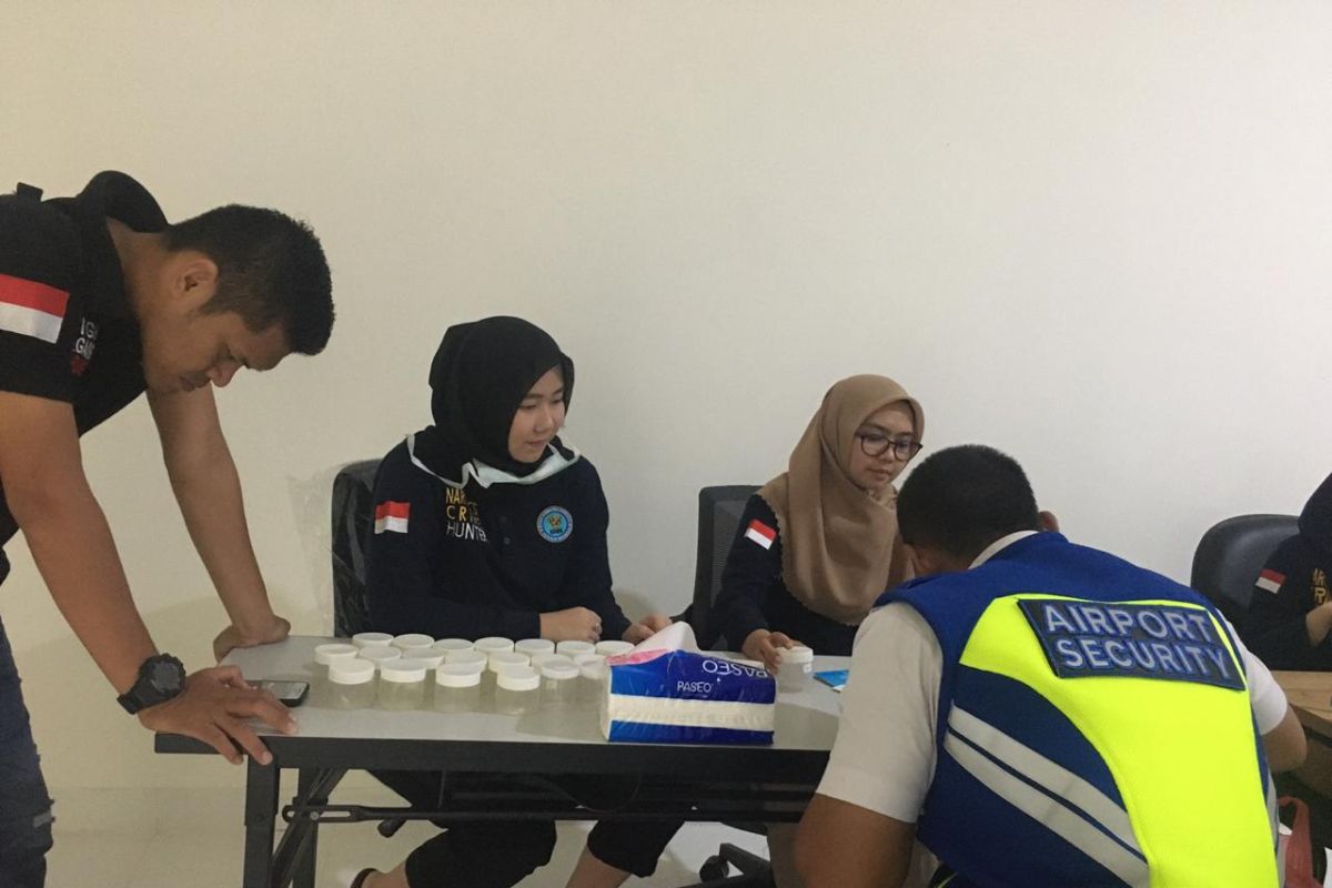 BNNP urine tests pilots in Syamsudin Noor Int'l Airport