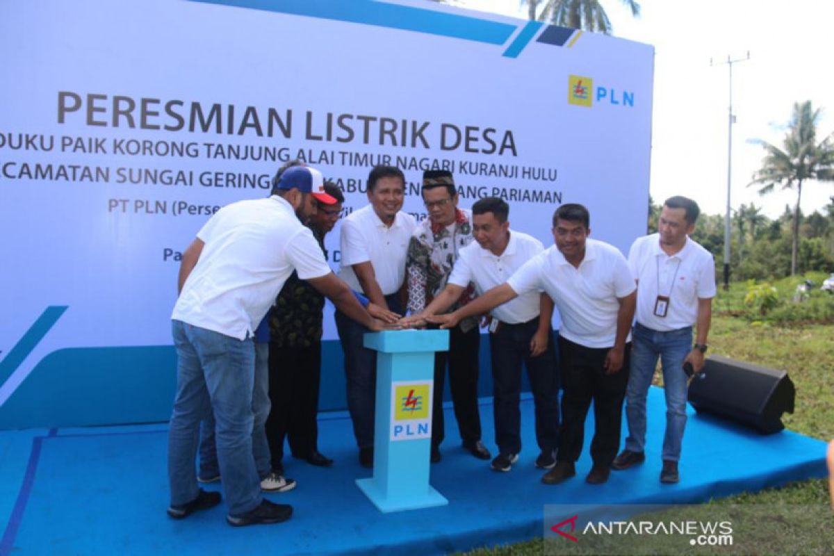 PLN Sumbar resmikan listrik pedesaan di Sungai Geringging