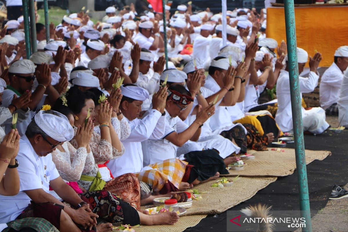 Pemkab Badung laksanakan ritual untuk keseimbangan alam