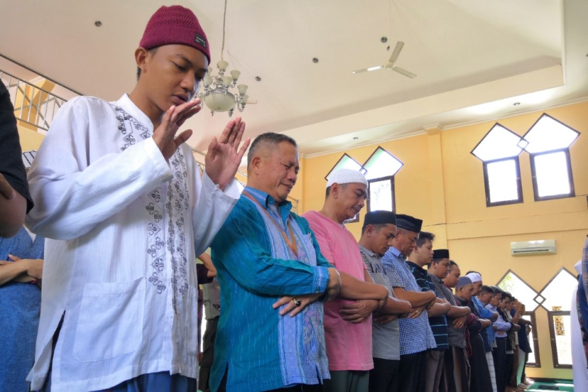 Umat Islam di Palu gelar shalat gerhana