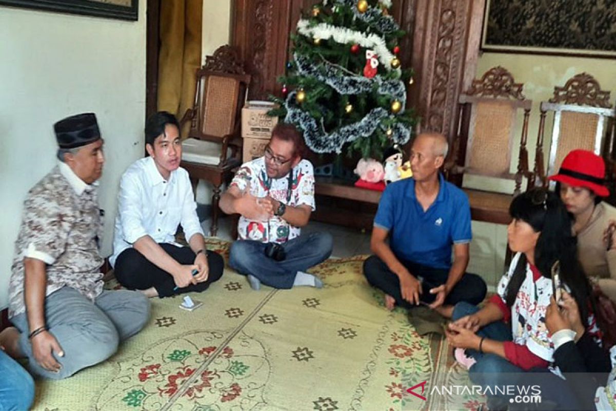 Gibran blusukan bertemu warga Karangasem Solo