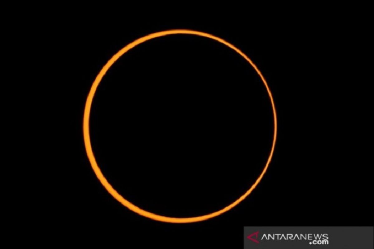 Fenomena gerhana matahari cincin terlihat sempurna di Simeulue