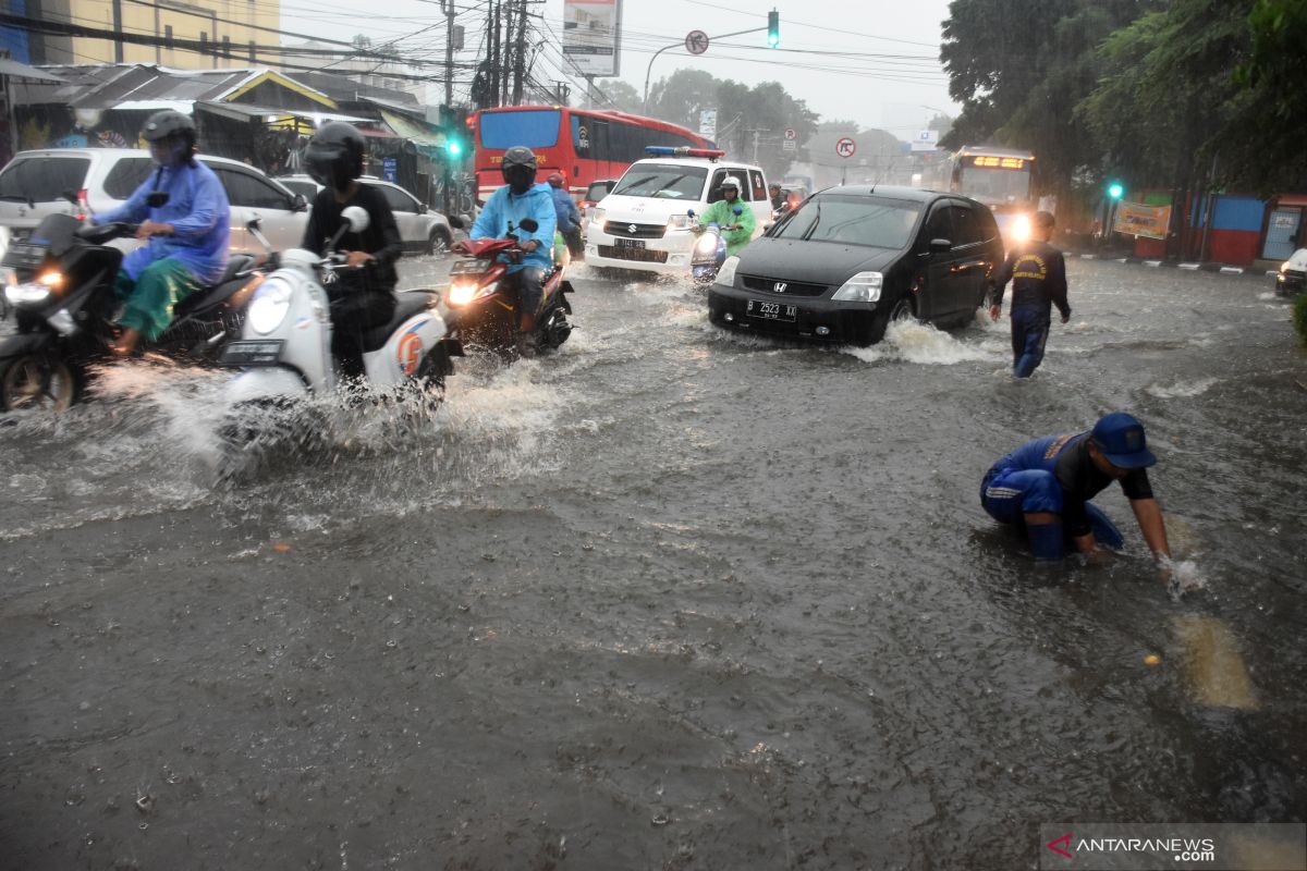 Banjir terjadi sejumlah lokasi di Jakarta Selatan