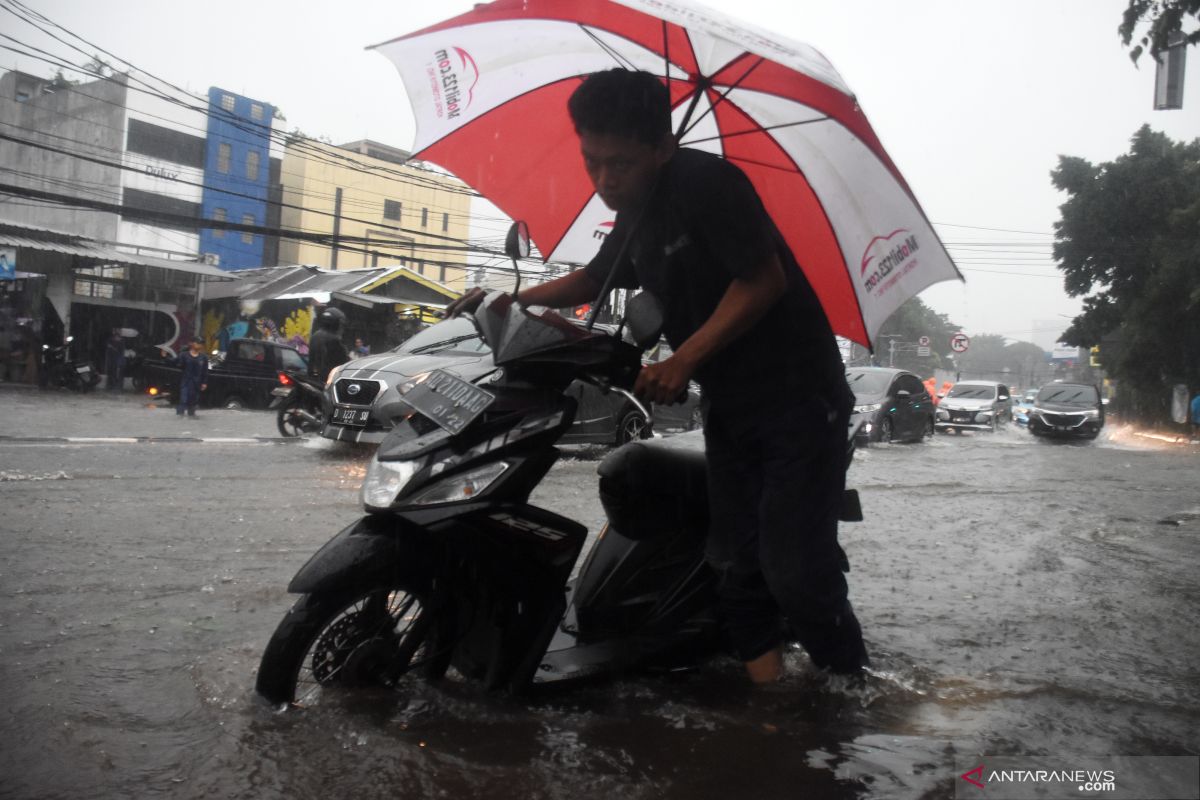 Medina Zein ditangkap polisi hingga penabrak pesepeda ditahan