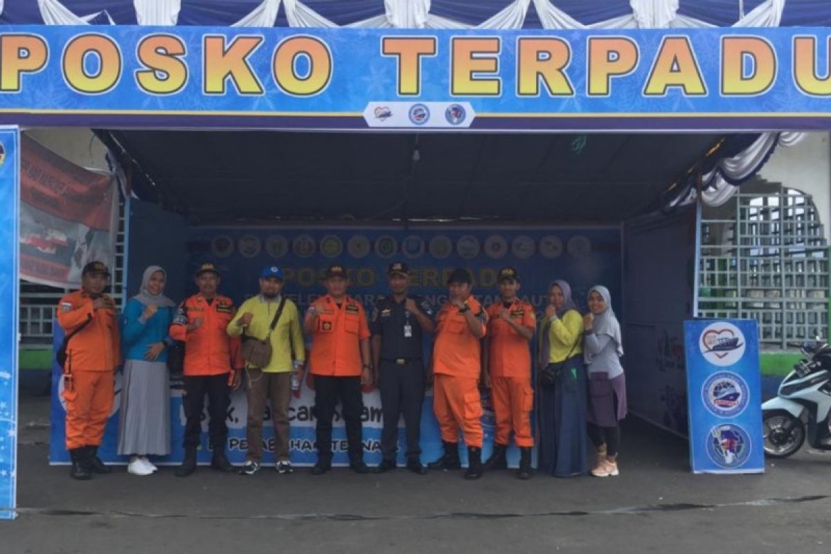 Personel Basarnas Ternate siaga di objek wisata