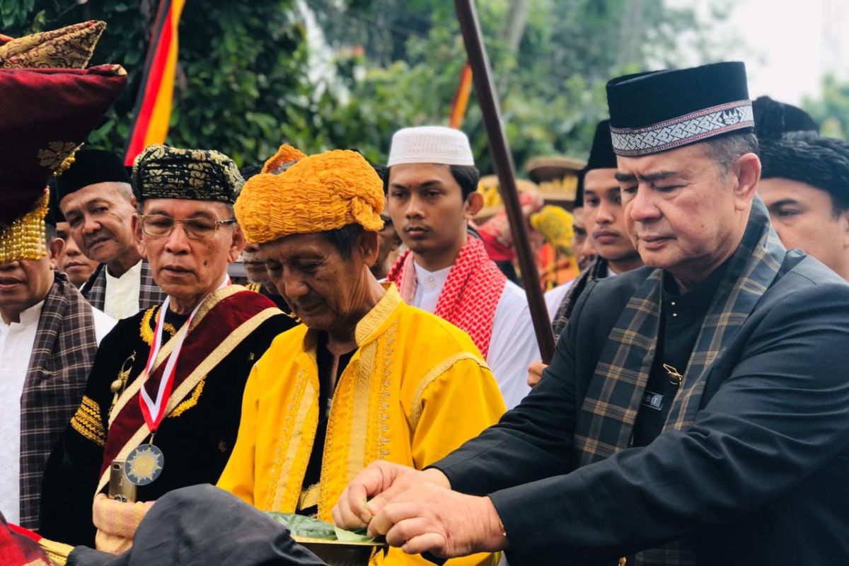 Wagub: di minangkabau ninik mamak orang berbudi tinggi