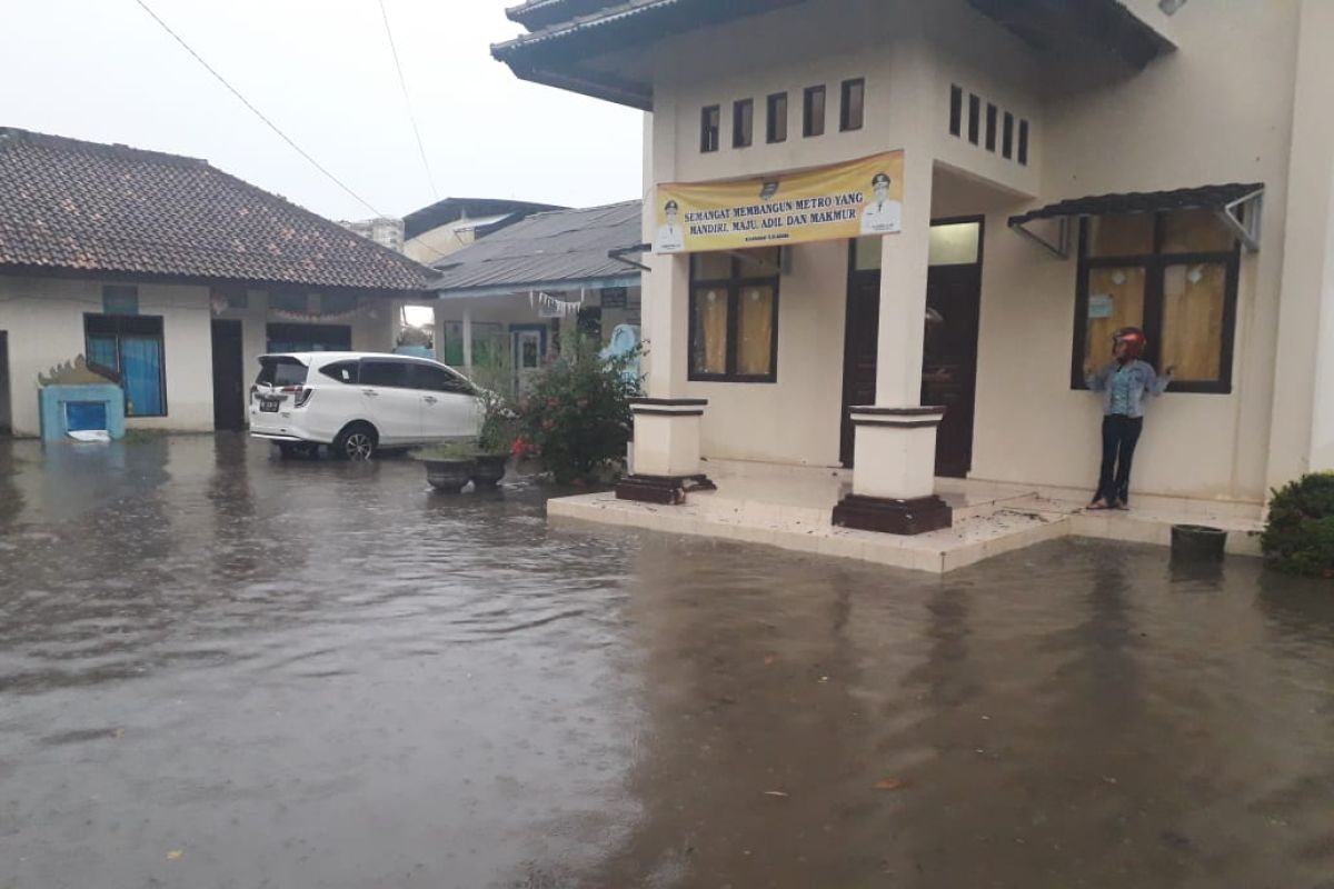 Kantor PKK Tejoagung tergenang air setinggi 60 centi