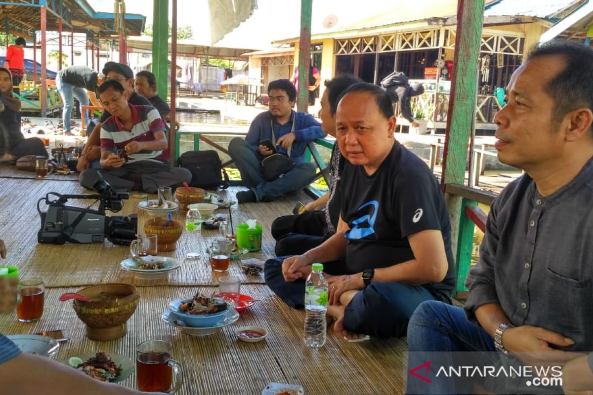 Dirut PDAM Intan Banjar silaturrahmi dengan jurnalis