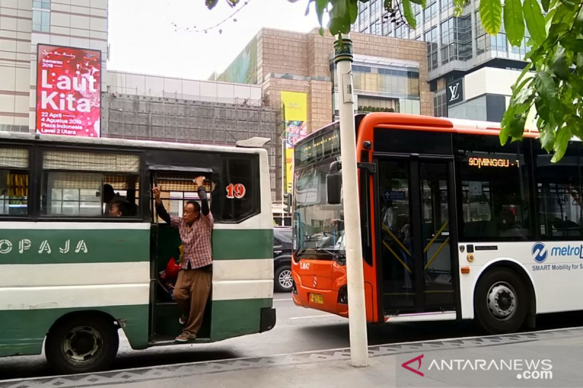 Hujan guyur Jakarta Tranjakarta modifikasi rute