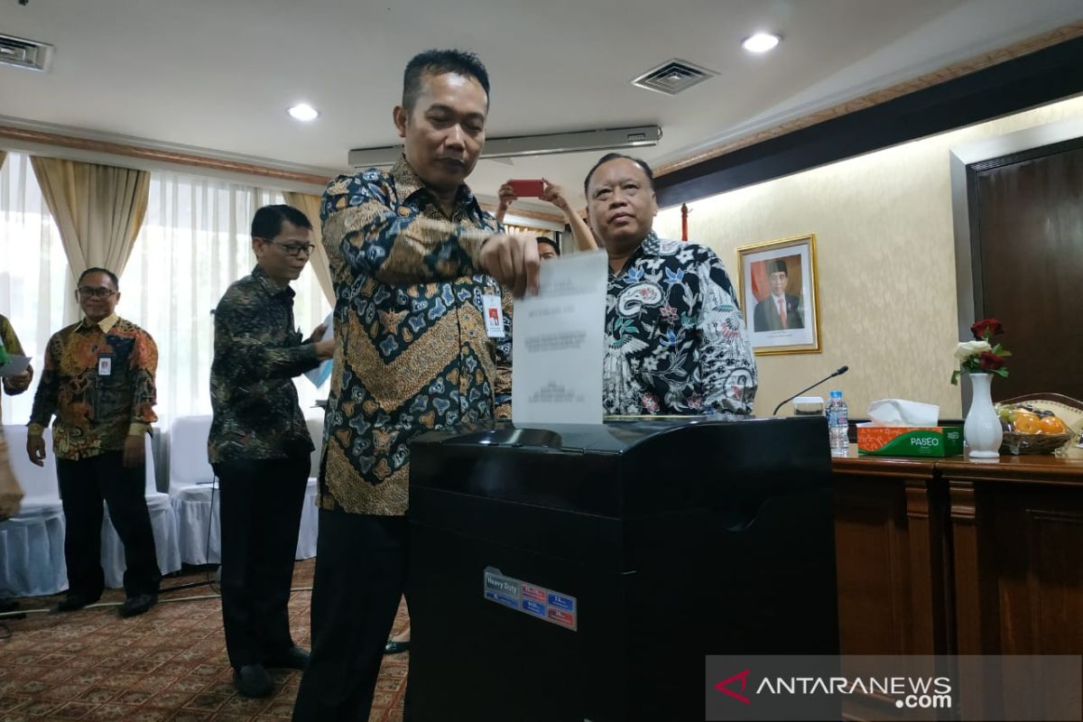 Dua truk arsip Kementerian Sosial dimusnahkan