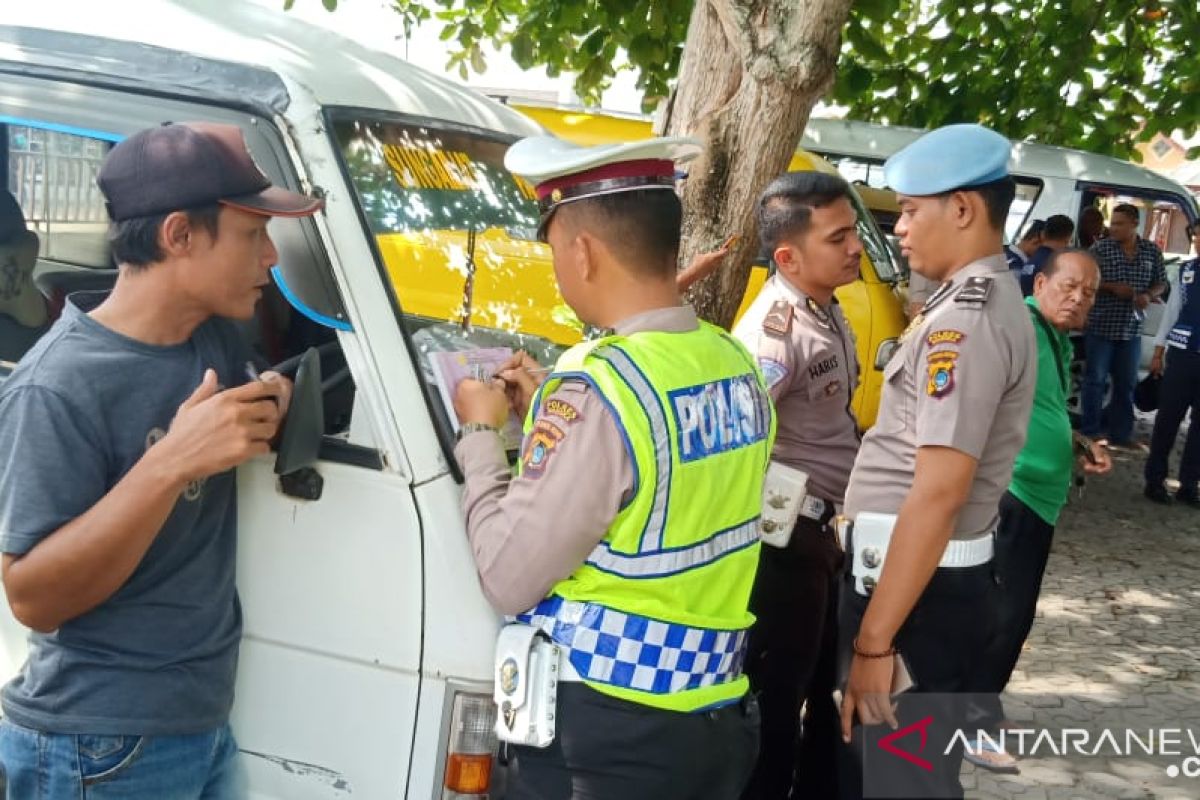 Satlantas Polres Bangka cek kelayakan kendaraan angkutan umum