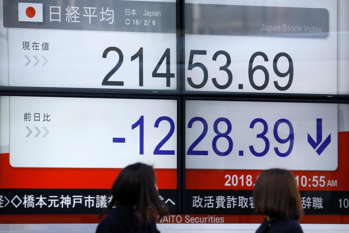 Bursa Saham Tokyo dibuka jatuh 454,78 poin, di tengah minimnya isyarat
