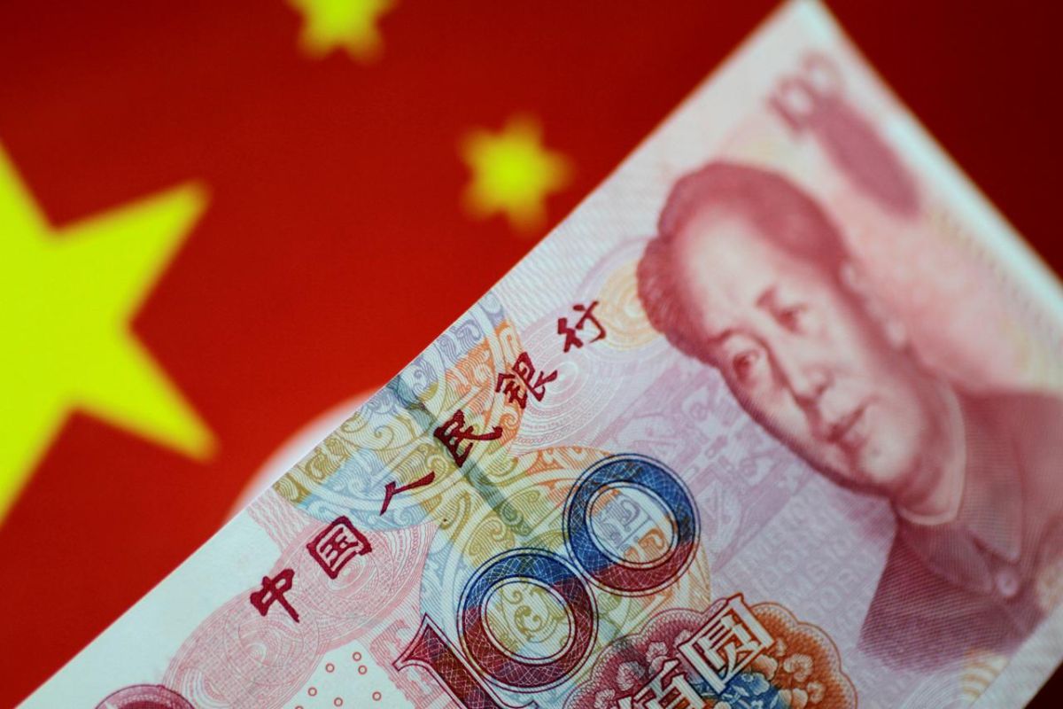 Yuan jatuh lagi 177 basis poin menjadi 6,7473 terhadap dolar AS